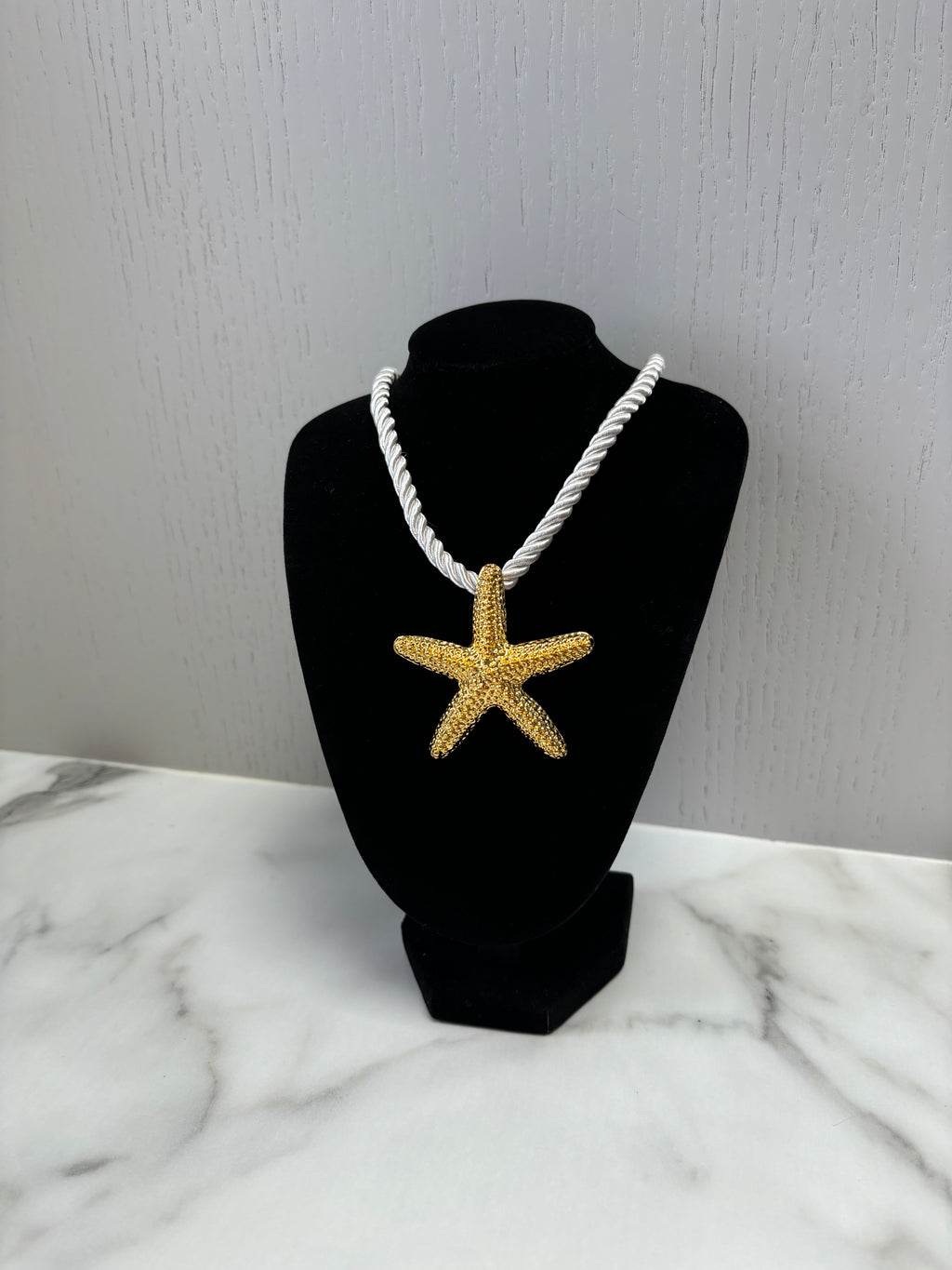 Shelly necklace