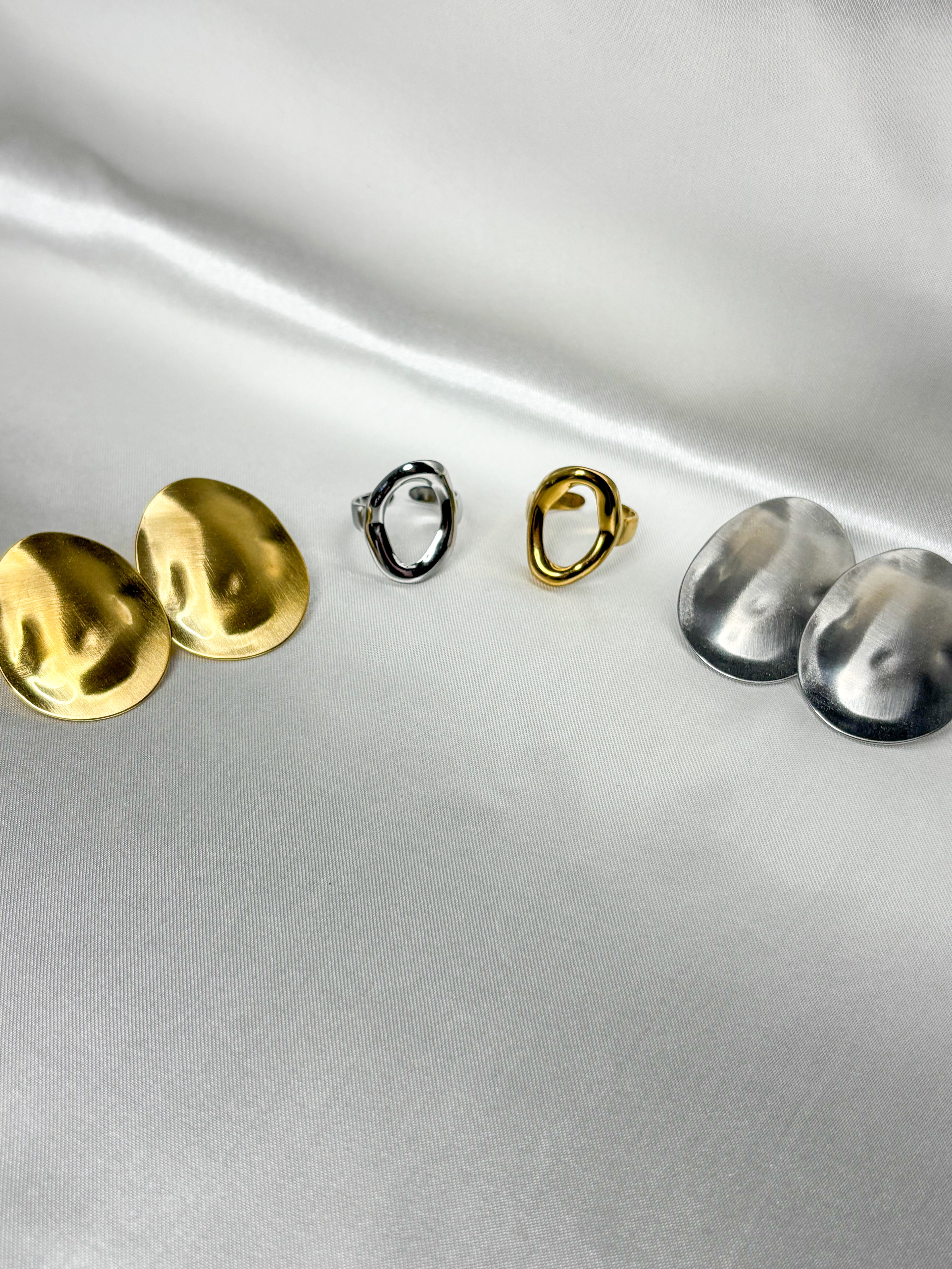 Ríona Earrings - Gold