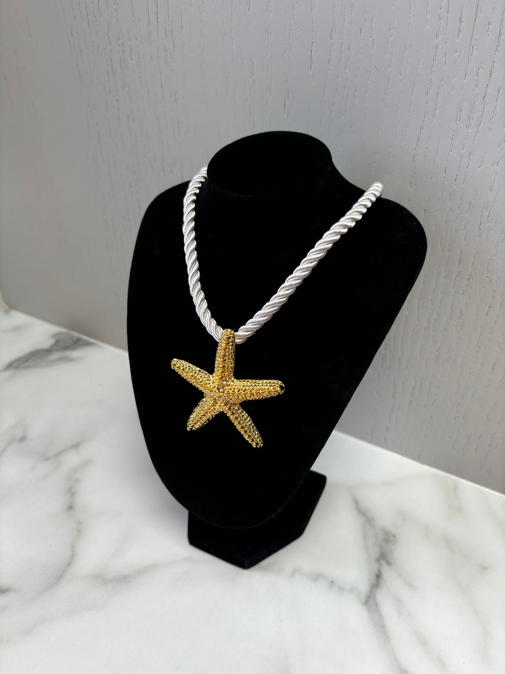 Shelly necklace