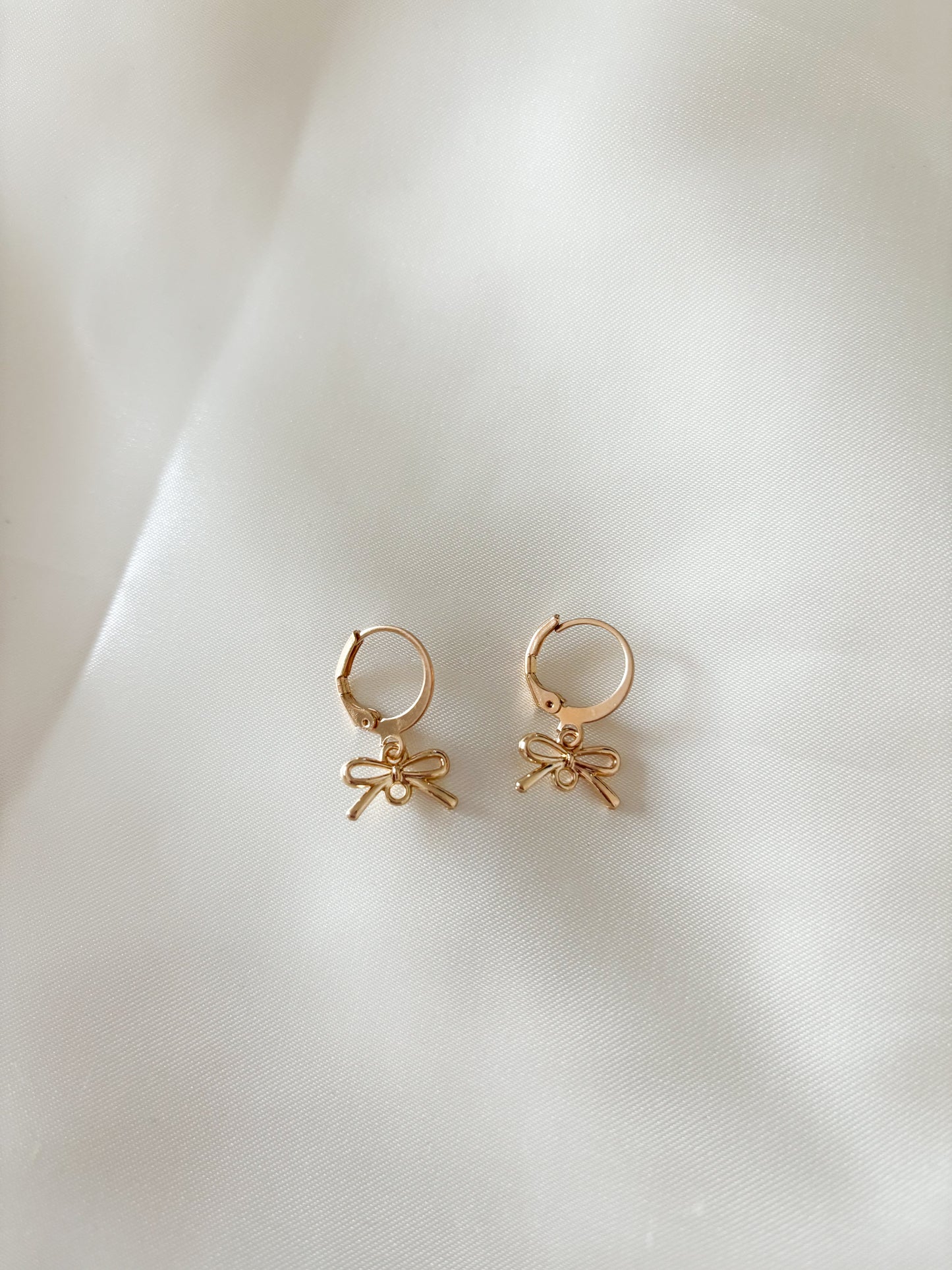 Bow earrings